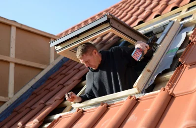 Pose de fenêtres de toit Velux à Poinville
